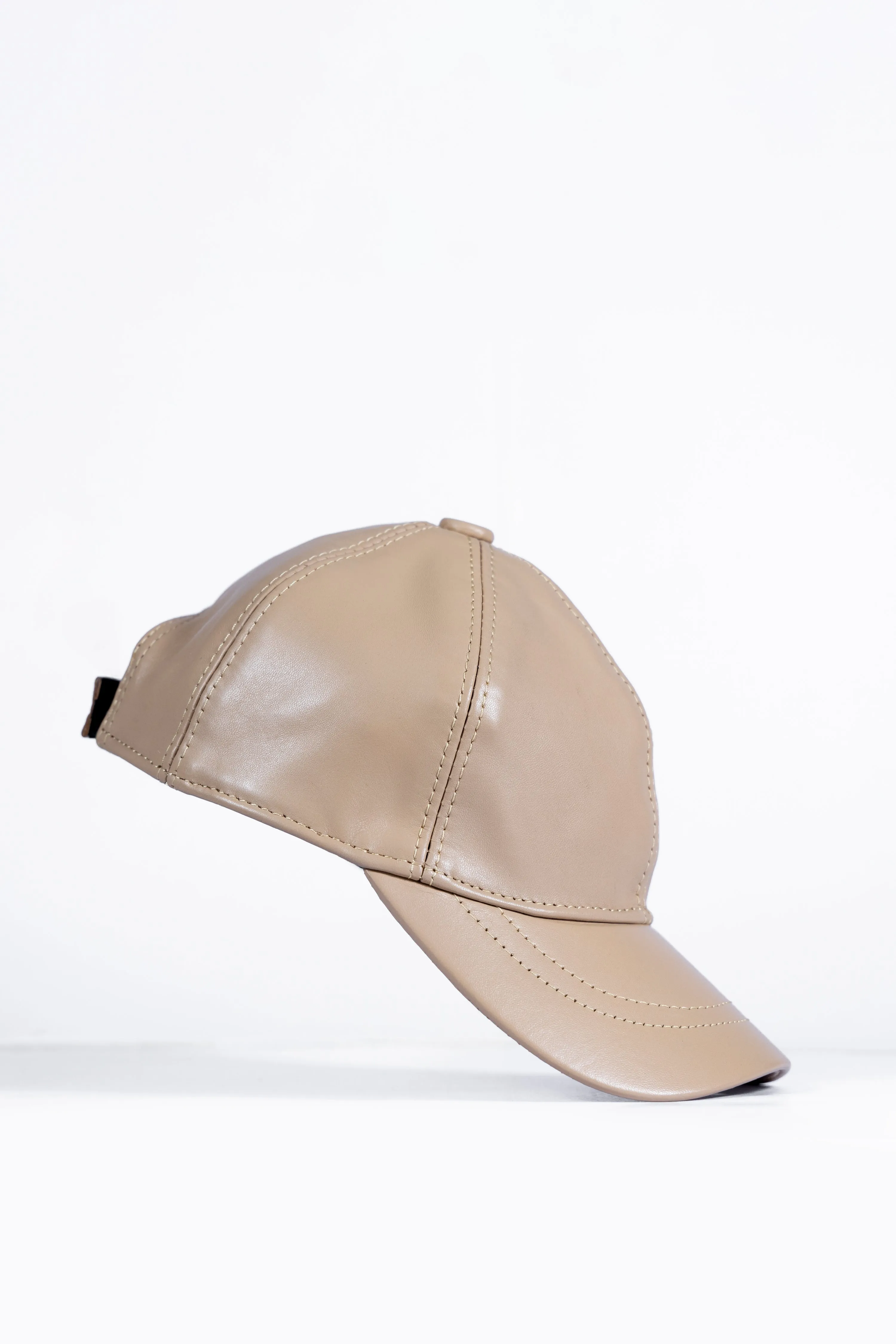 Casquette de baseball grise en cuir