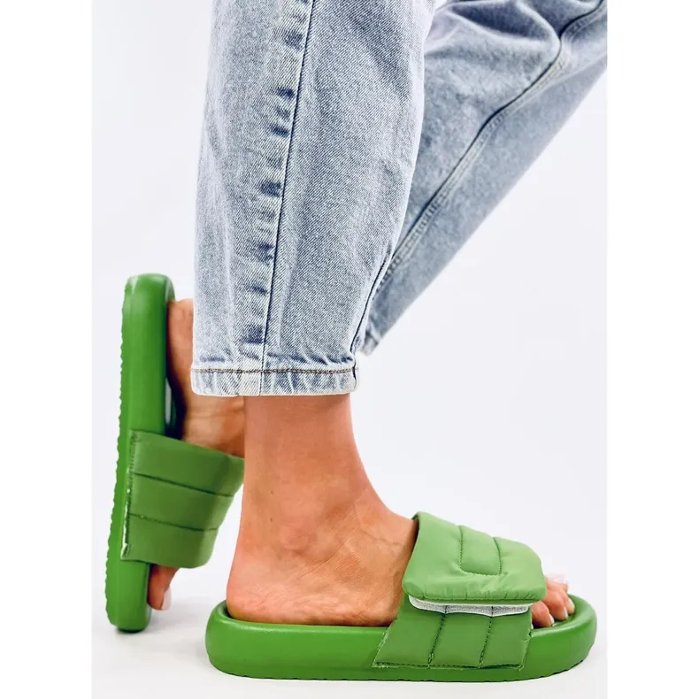 Claquettes en nylon vert Cueto