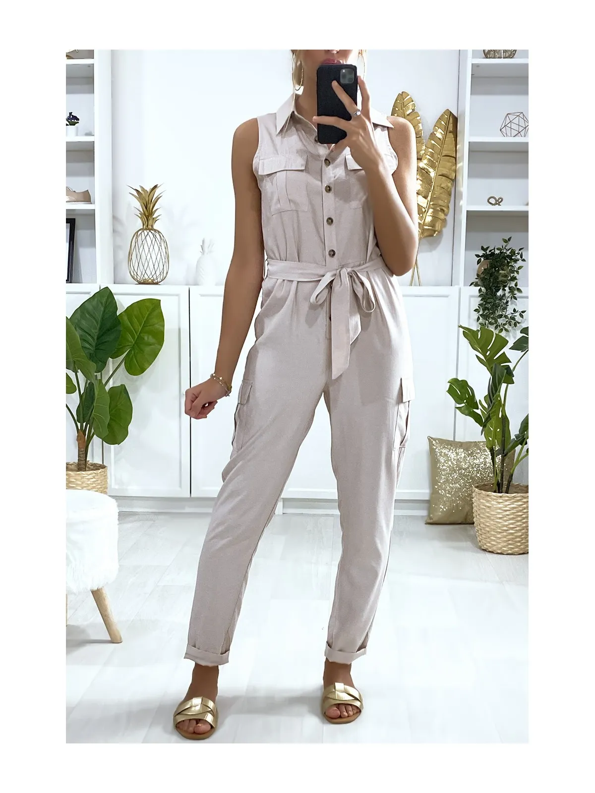 CoBCinaison beige boutonné avec poche saharienne