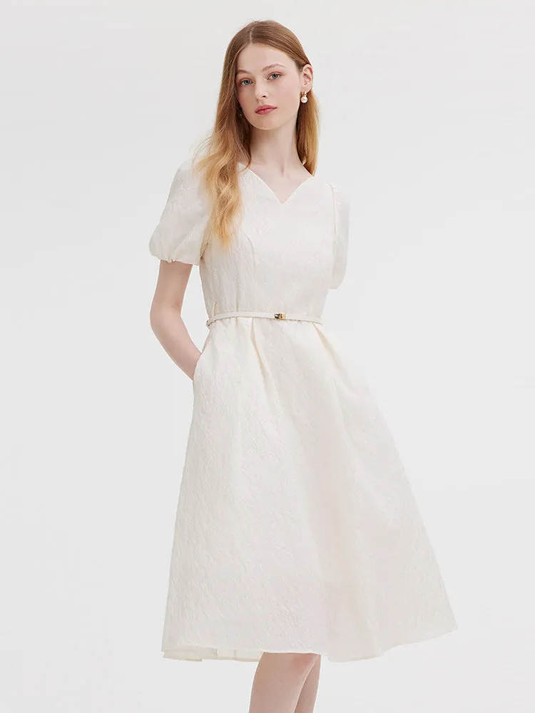 Robe midi en jacquard à col en V avec ceinture