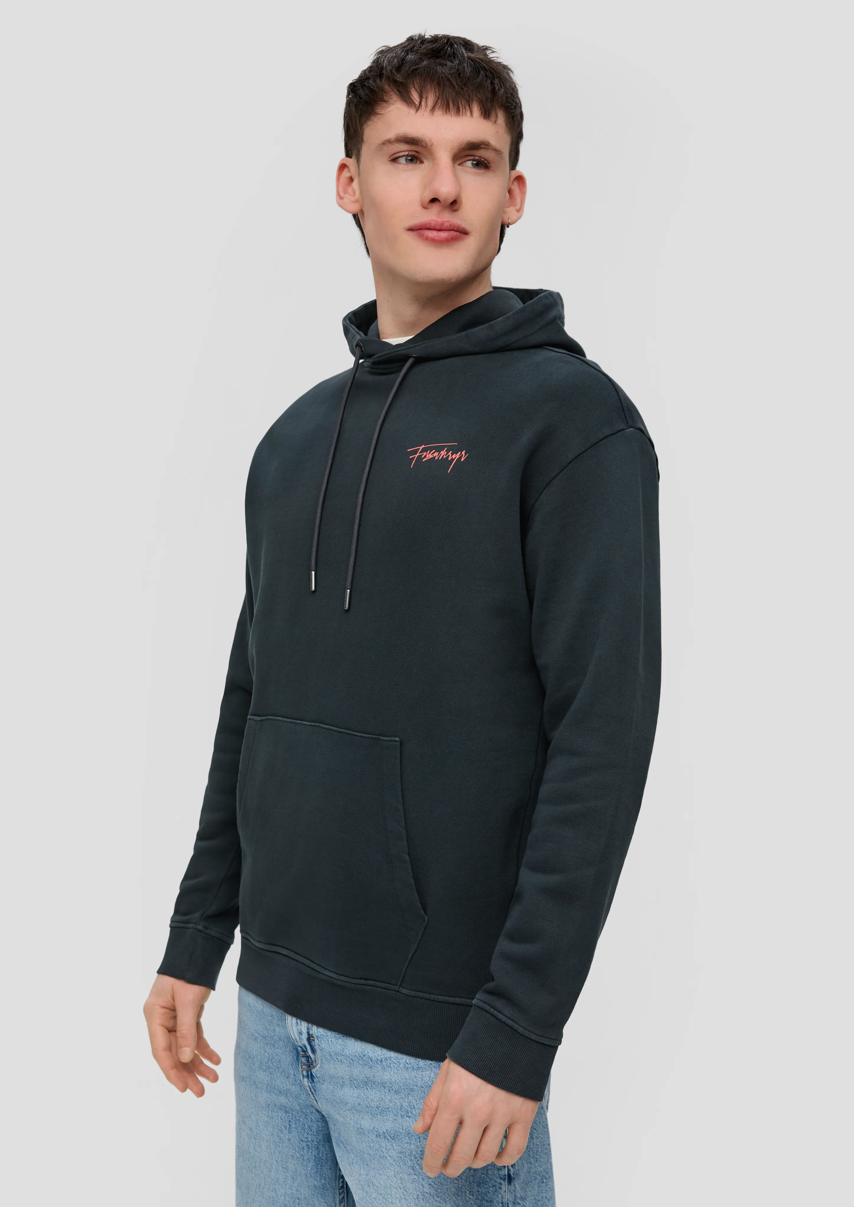 Sweat à capuche orné d’un imprimé au dos