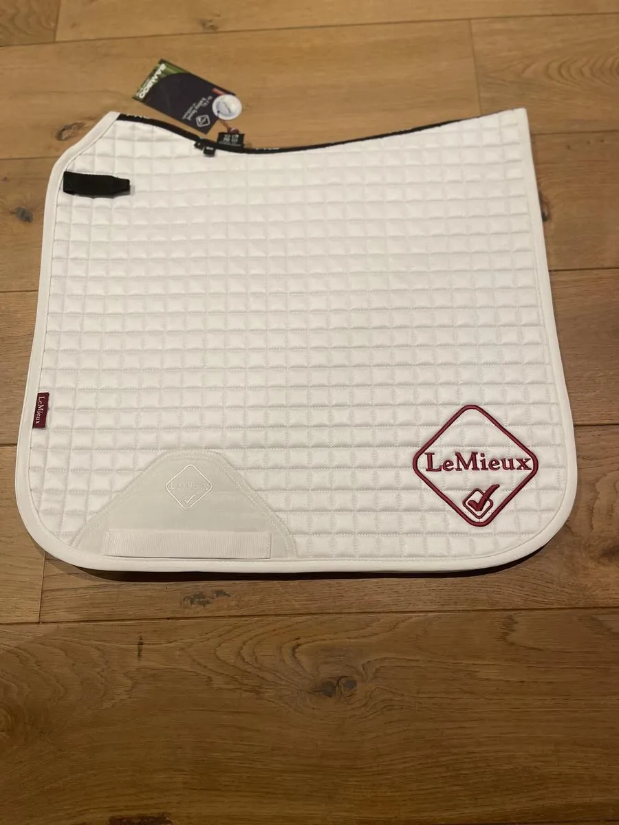 Tapis Lemieux blanc neuf